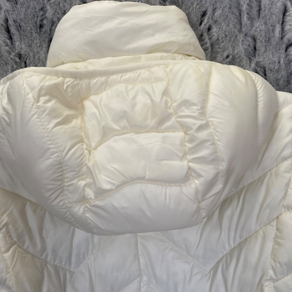 Michael Kors Packable Puffy Jacket, white, size XS - Picture 9 of 13
